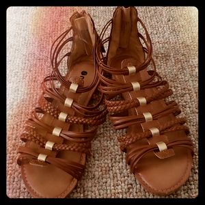 Makalu sandals